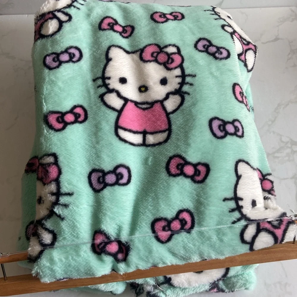 Hello Kitty Fleece Throw Blanket Sanrio Mint Green Pink Bow 50x70 Ultra Soft NWT